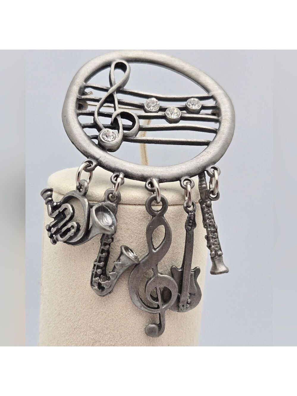Pewter Musical Brooch Dangling Instruments Notes Figural Pin - Picture 5 of 8
